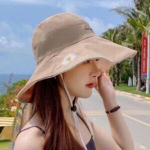 Topi Dua Warna